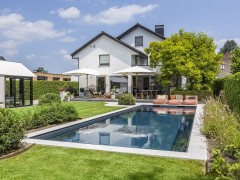 Dhaenens Pools & Gardens Une piscine aux accents estivaux